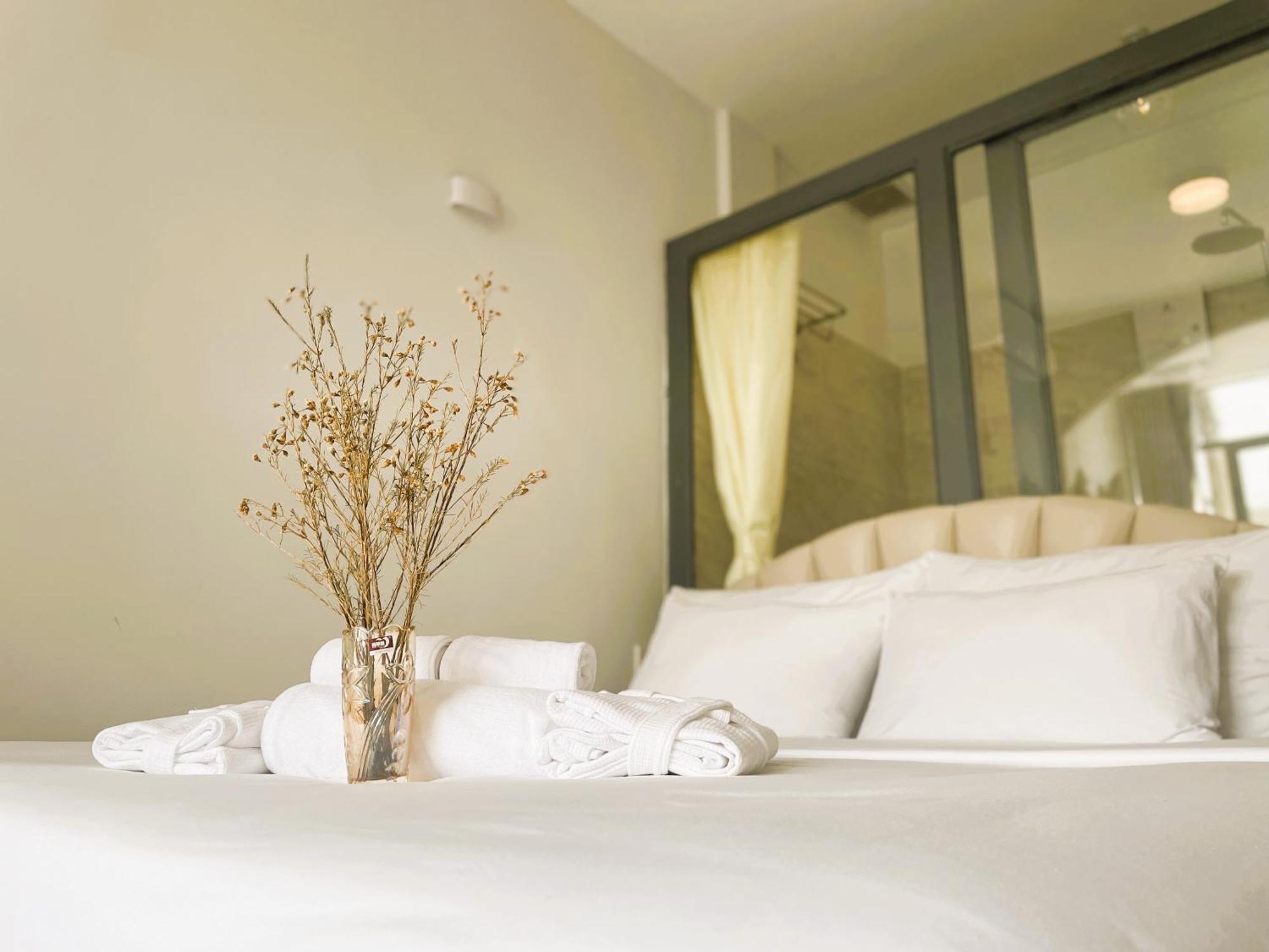 6Even Hotel - Have A Staycation In The Cafe Apartments Building Ho Şi Min Exterior foto